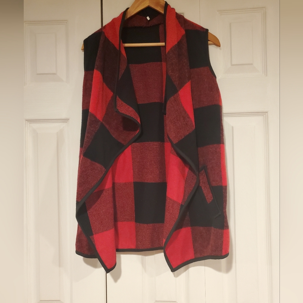 Mannice Red and black Buffalo plaid check open front vest with pockets Medium